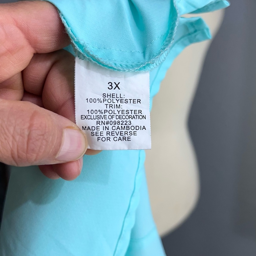 Magellan Outdoors Women's Light Blue Button-Down Shirt - Picture 8 of 8